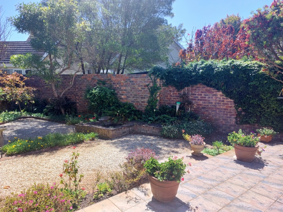 2 Bedroom Property for Sale in The Island Western Cape